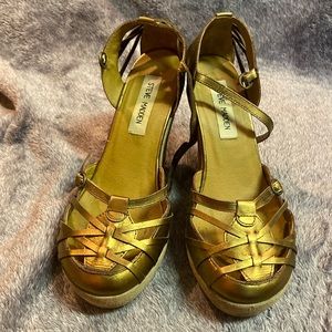 Used Steve Madden ankle strap wedge in Bronze Size 6.5/7